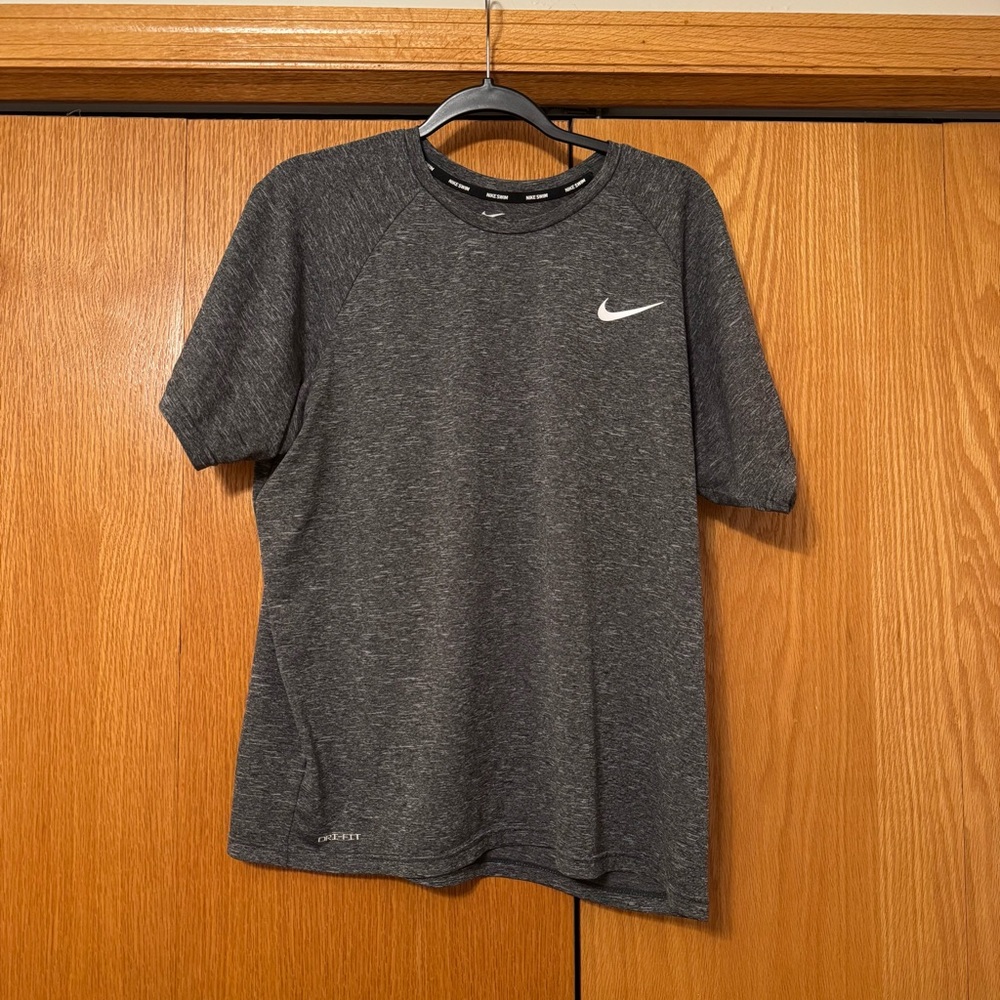 Men's Nike Dri-FIT UPF 40+ Hydroguard
Short Sleeve Swim Tee in grey heather. - Picture 3 of 6